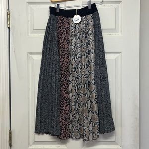 NWT Oddy Pleated Elastic Skirt S